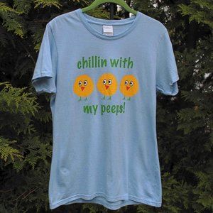 "chillin with my peeps!" Graffic Tee